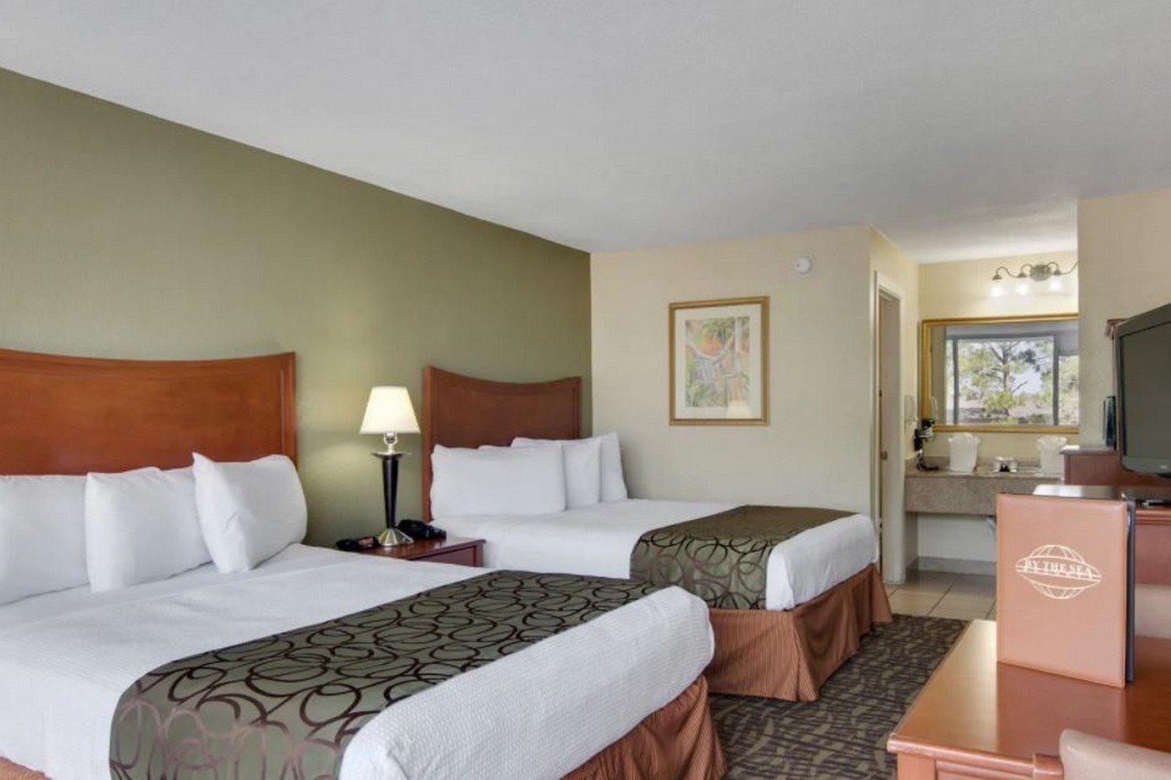 Baymont By Wyndham Panama City Beach Bagian luar foto