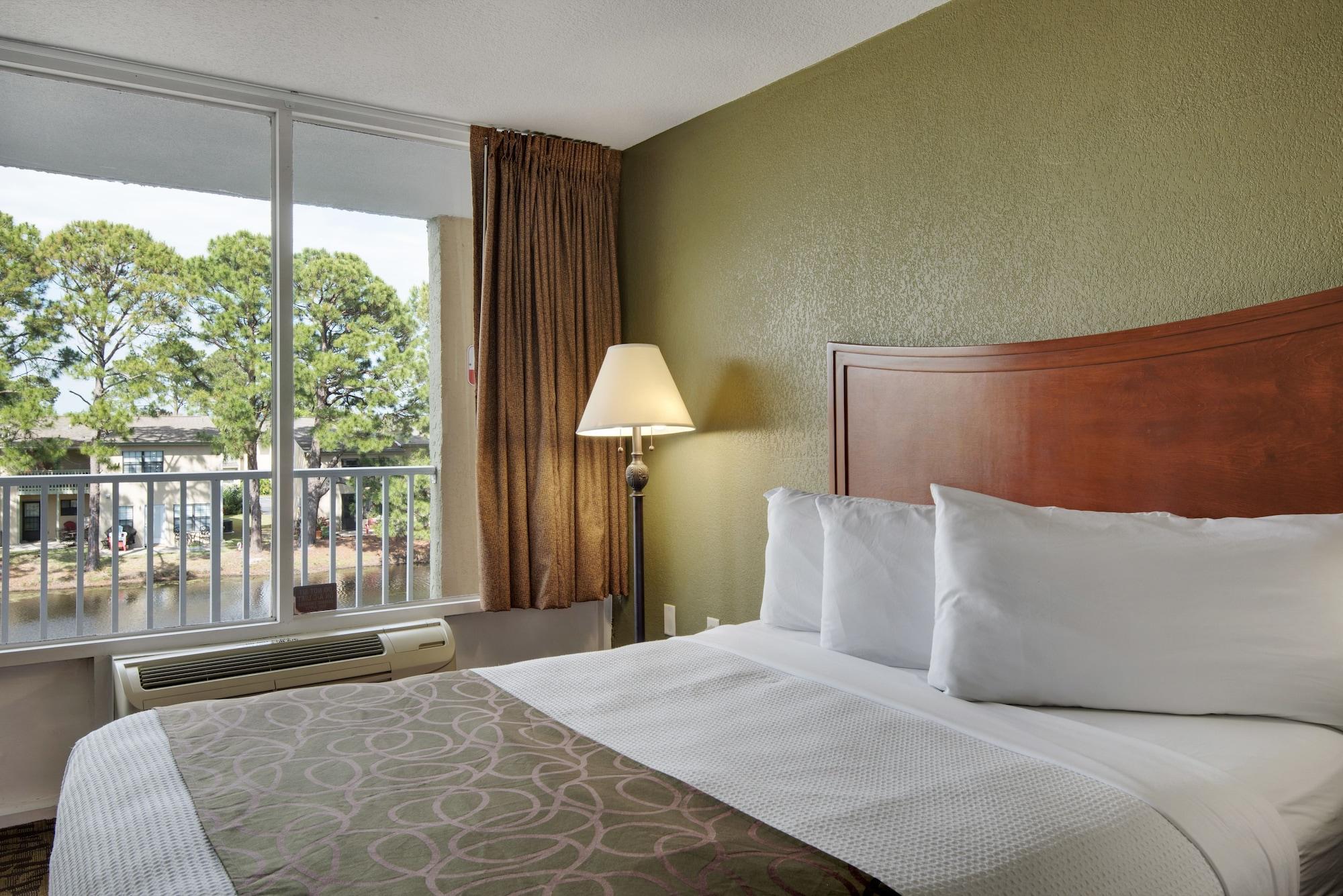 Baymont By Wyndham Panama City Beach Bagian luar foto