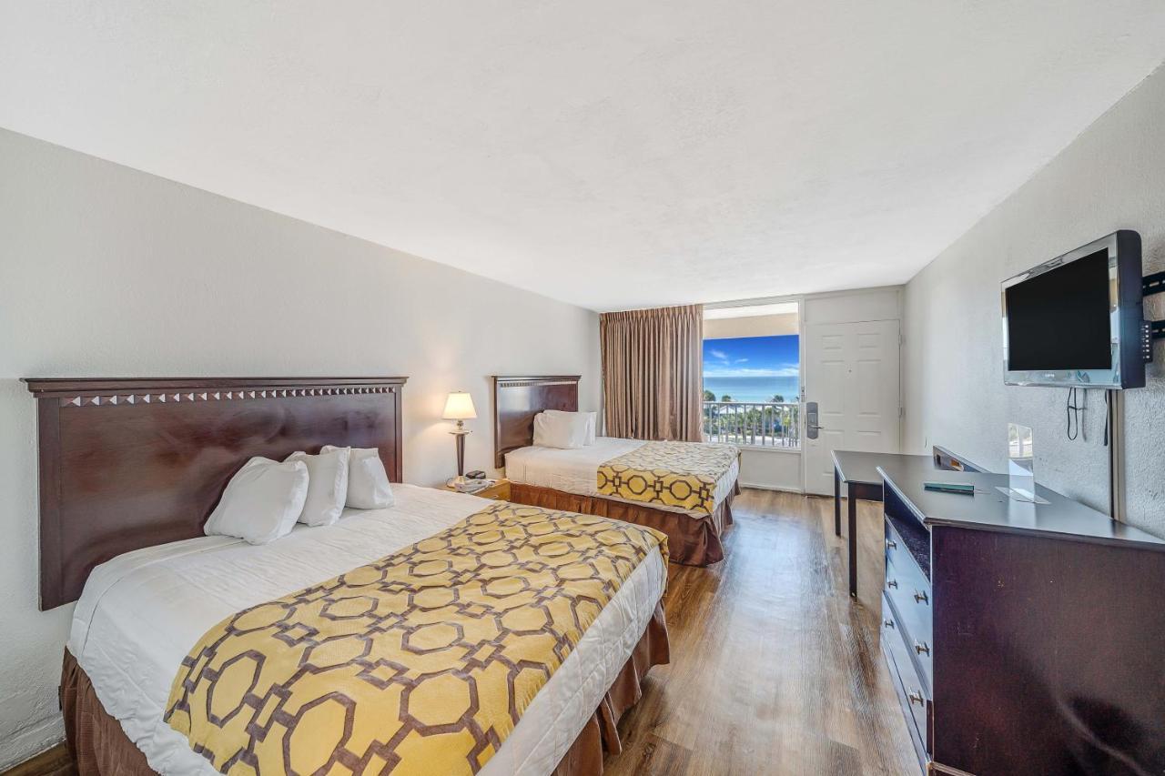 Baymont By Wyndham Panama City Beach Bagian luar foto