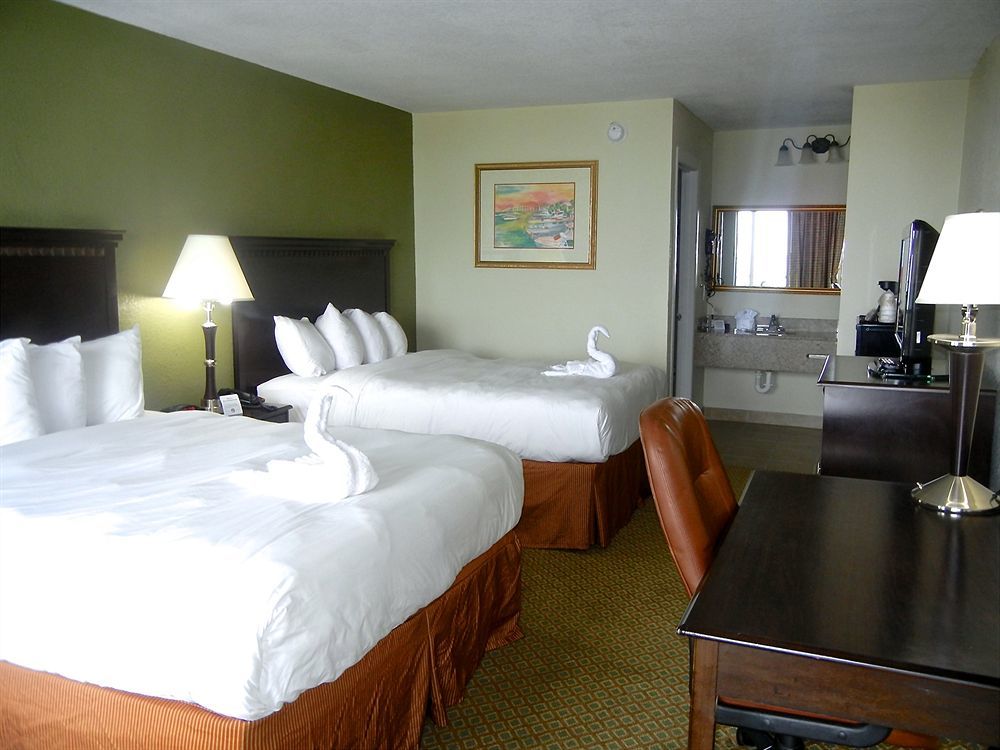 Baymont By Wyndham Panama City Beach Bagian luar foto
